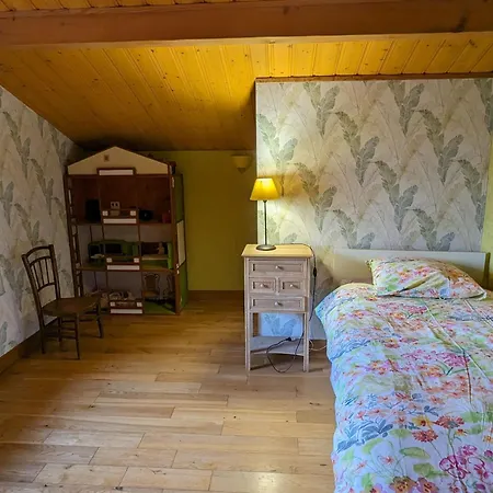 Holiday home Moulin Renove Avec Jardin, Au Bord De L'eau, Entre Verdun Et Metz - Fr-1-585-1