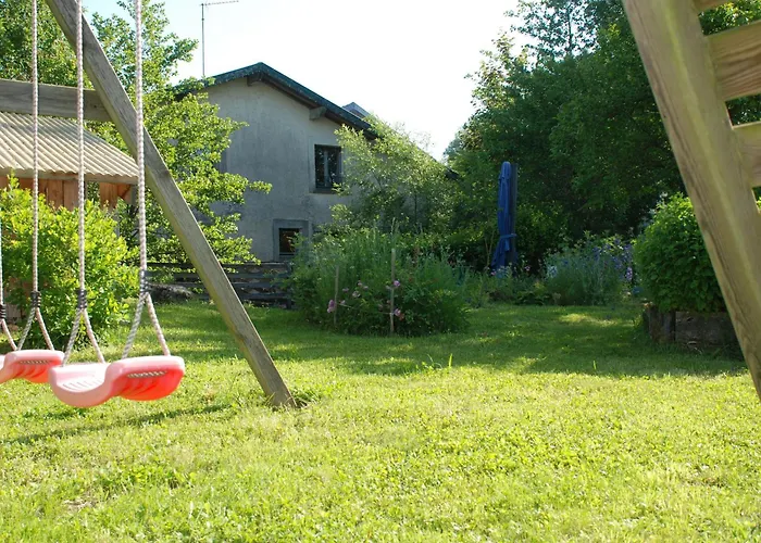 Moulin Renove Avec Jardin, Au Bord De L'eau, Entre Verdun Et Metz - Fr-1-585-1 *